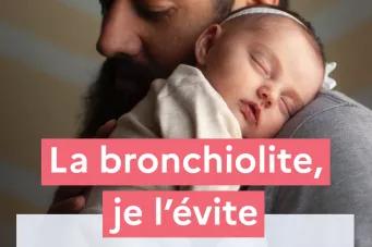 Image d'un bébé sur l'épaule de son papa